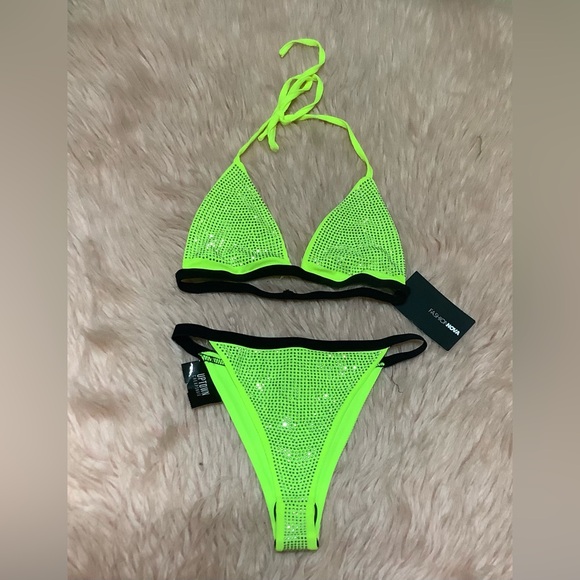 Fashion nova bikini, and top swimwear - Picture 4 of 6